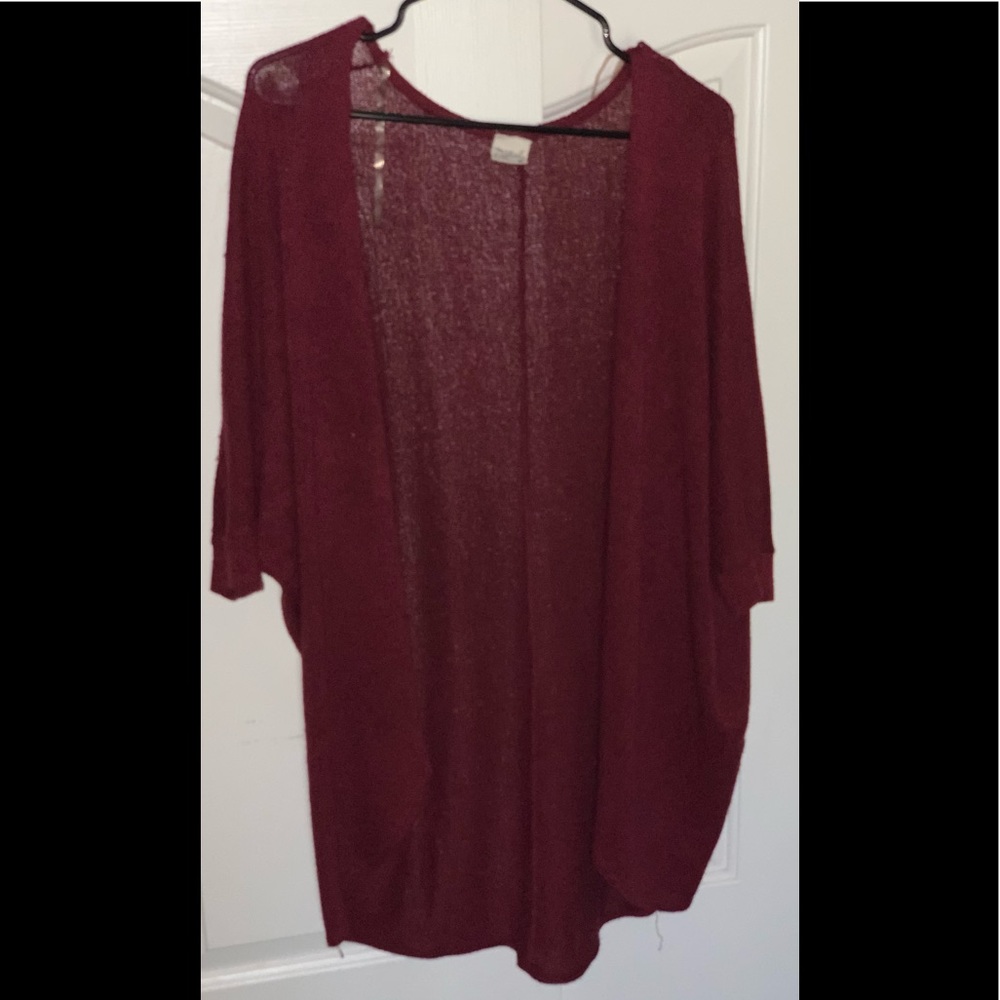 Cute long short sleeve cardigan.